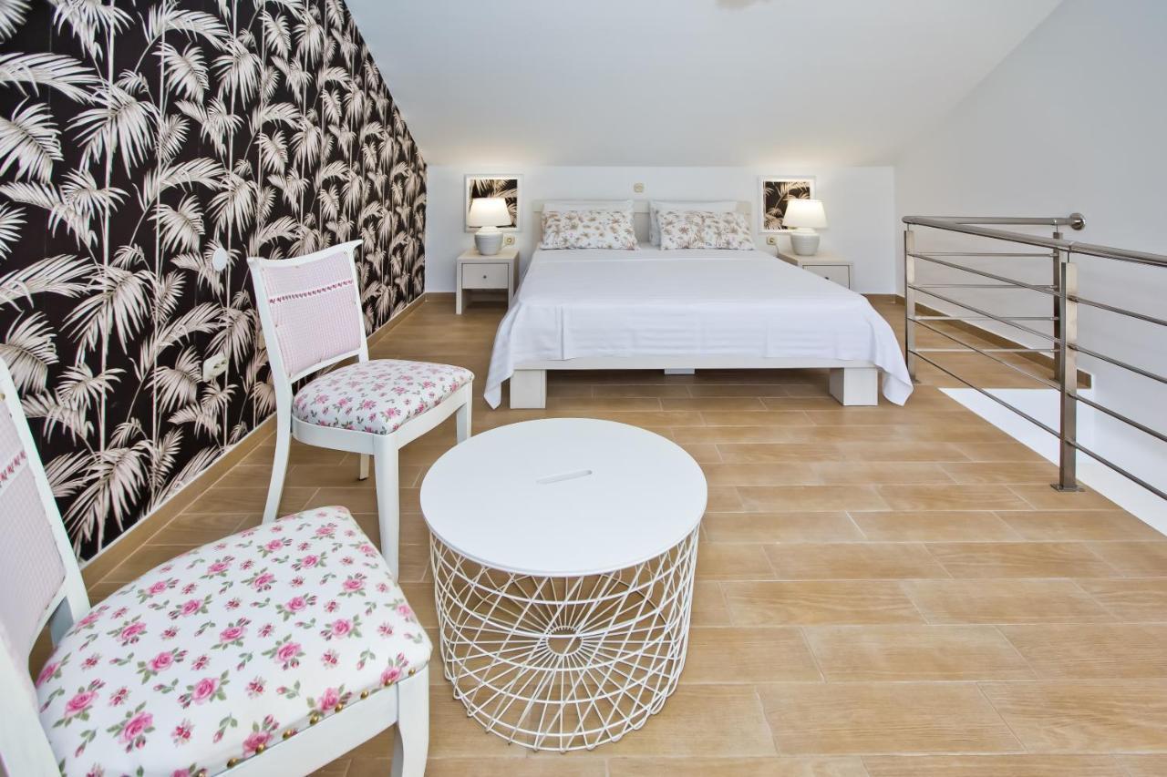 Apartma Maslina *